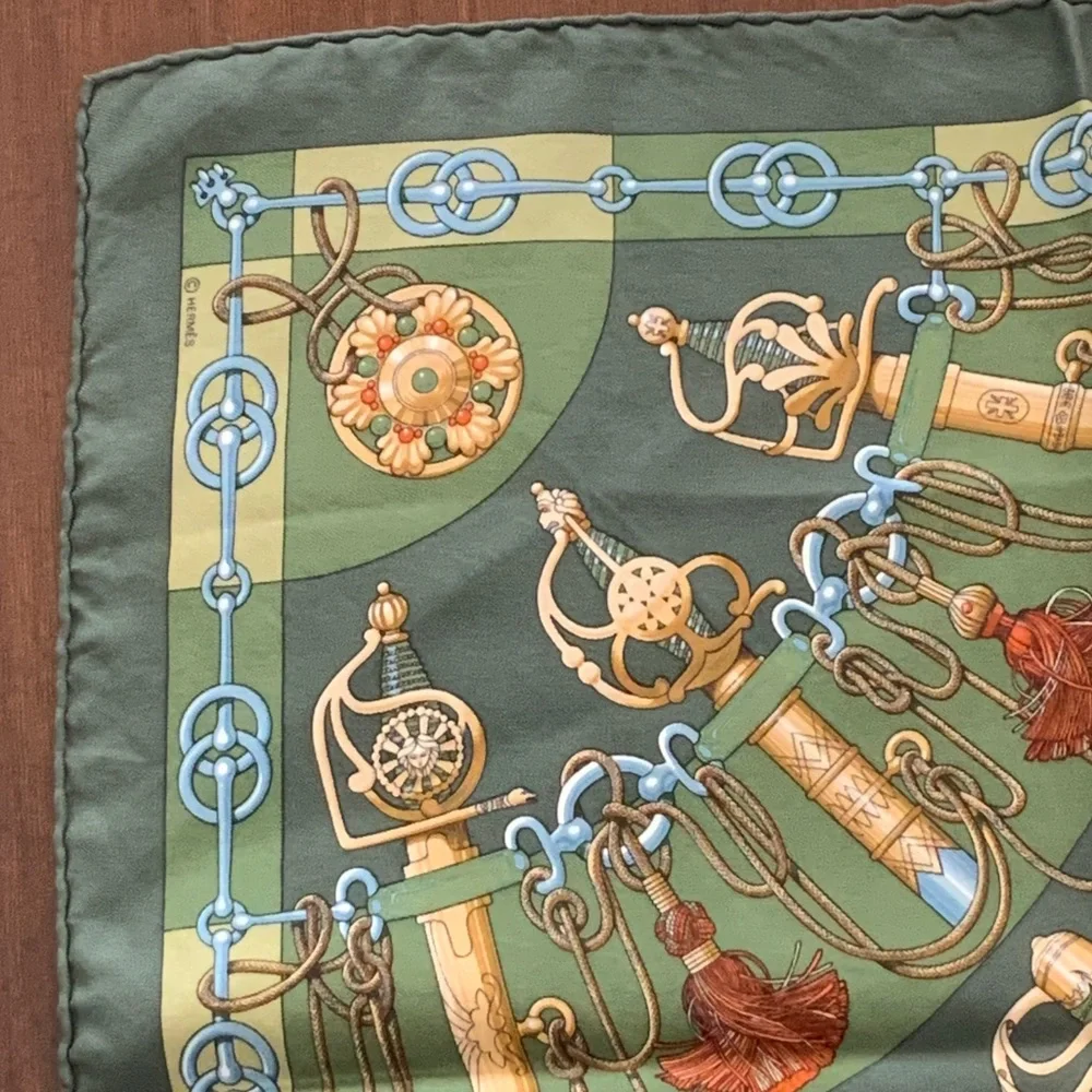 Hermès Cliquetis silk scarf - Picture 5 of 10